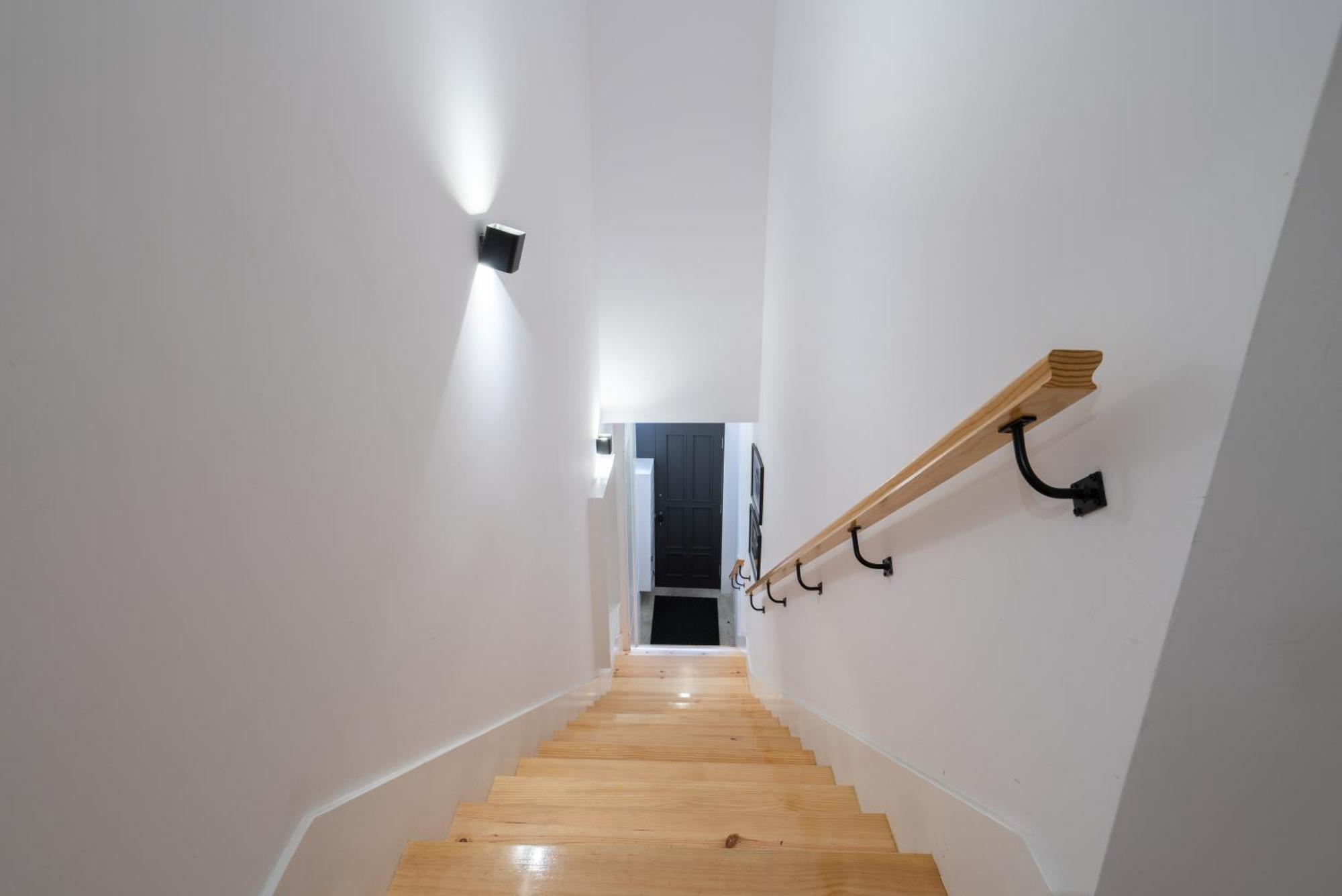 Host Wise - Modern Design Duplex W Balcony Oporto
