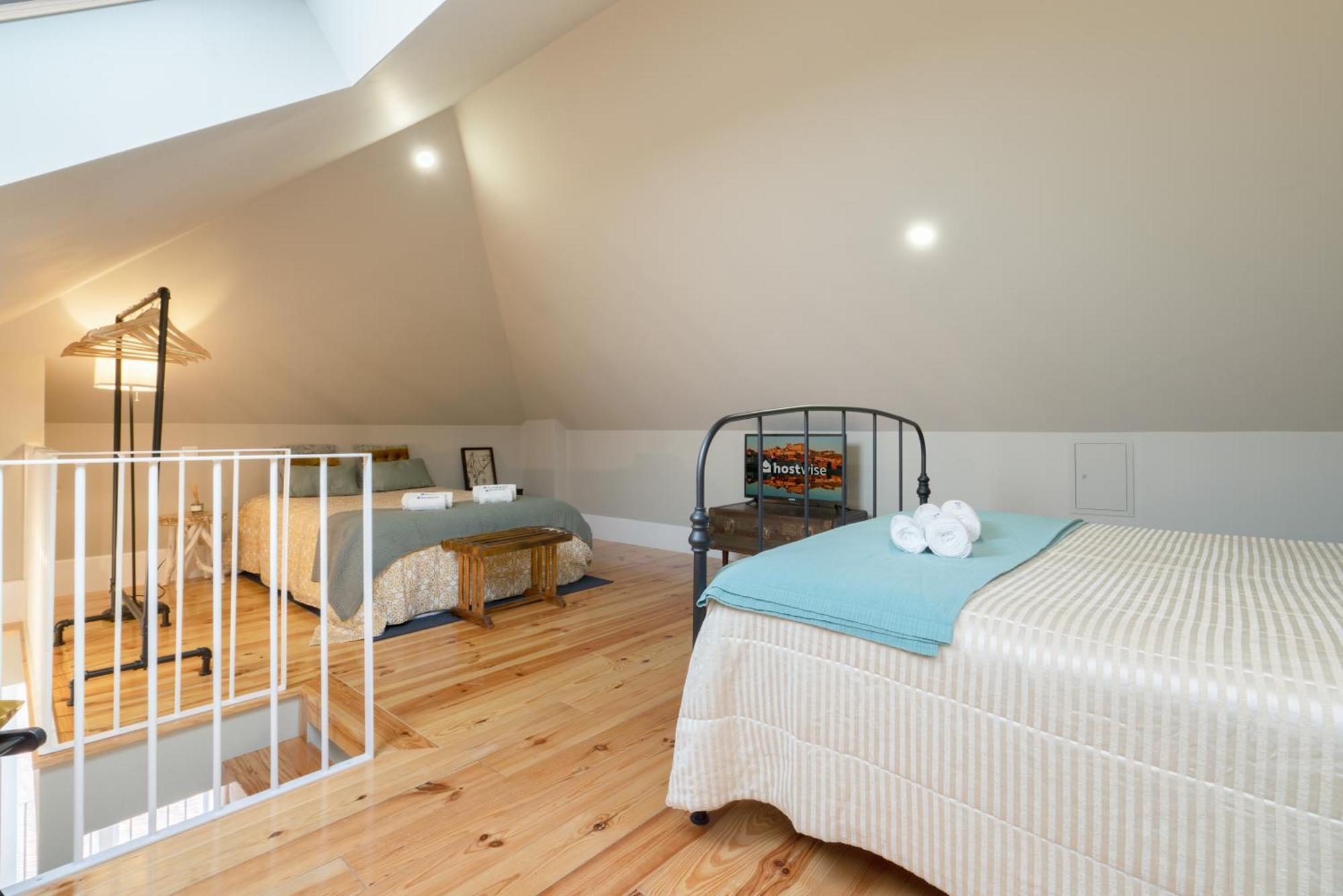 Host Wise - Modern Design Duplex W Balcony * Oporto