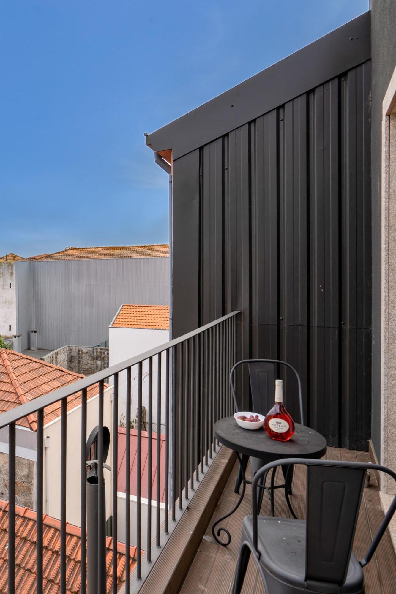 Host Wise - Modern Design Duplex W Balcony Oporto