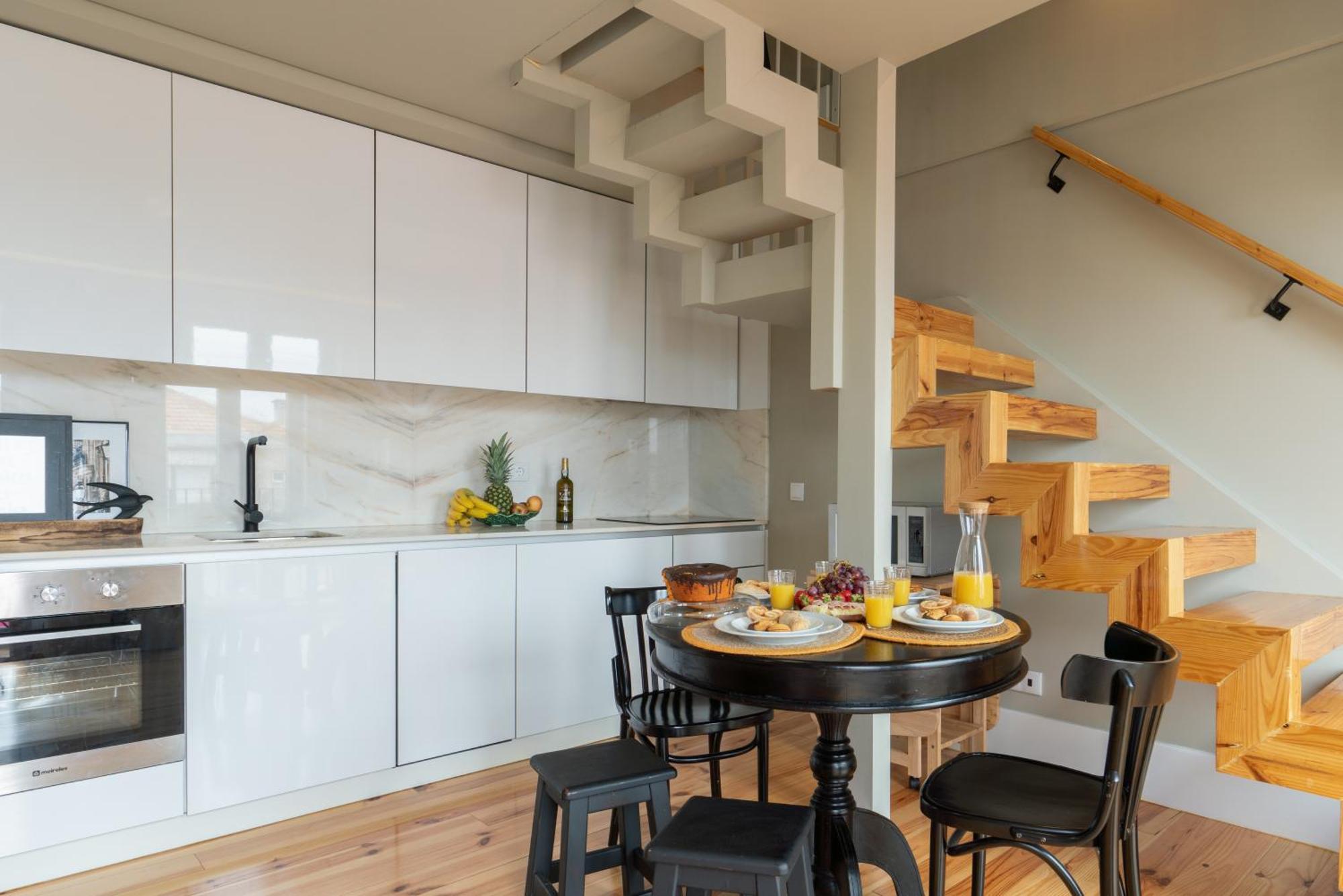 Host Wise - Modern Design Duplex W Balcony Appartamento Oporto