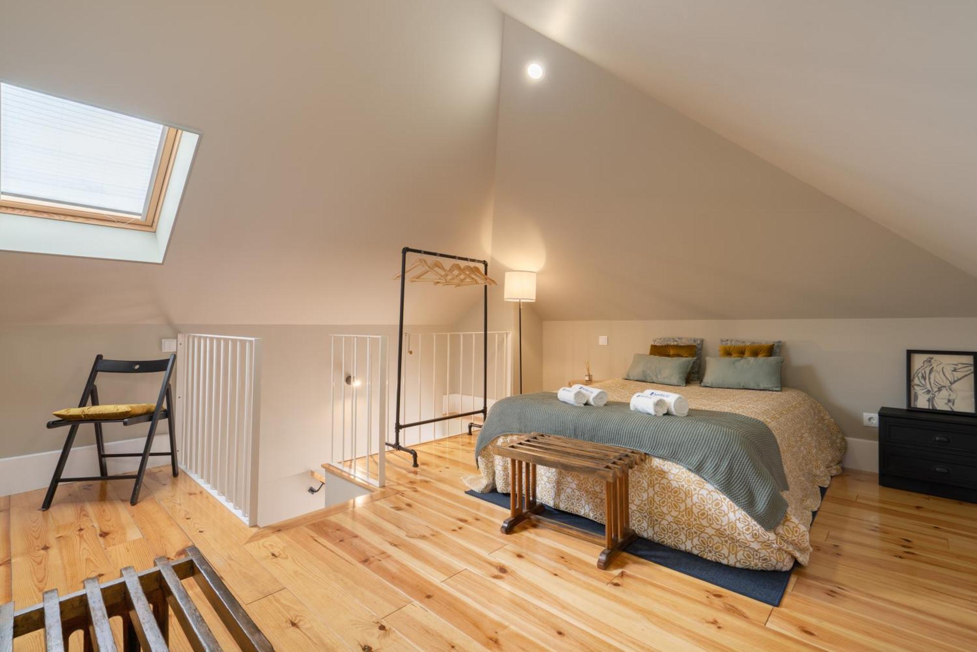 Host Wise - Modern Design Duplex W Balcony * Oporto